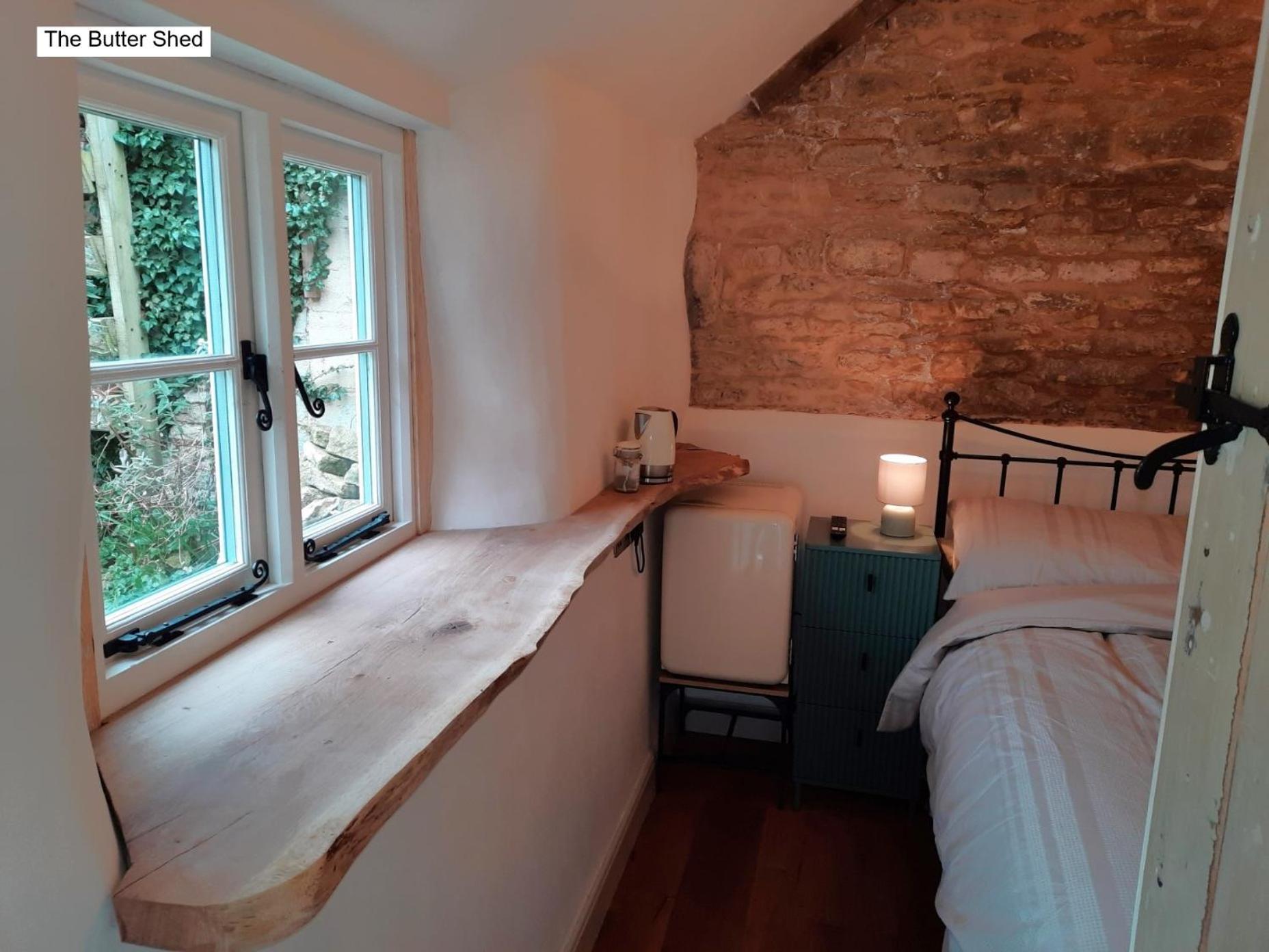 Cotswold Cottage Bed & Breakfast Luckington Екстер'єр фото